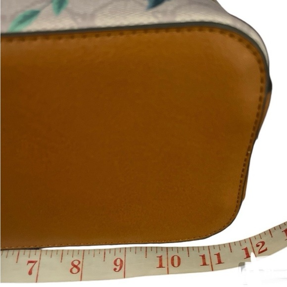 Steve Madden bag. Handbag. Purse. Pocketbook. - Picture 9 of 13